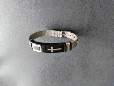 Edelstahl-Armband mit 3 D Kreuzapplikation