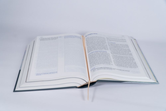 Elberfelder Bibel mit Erklärungen