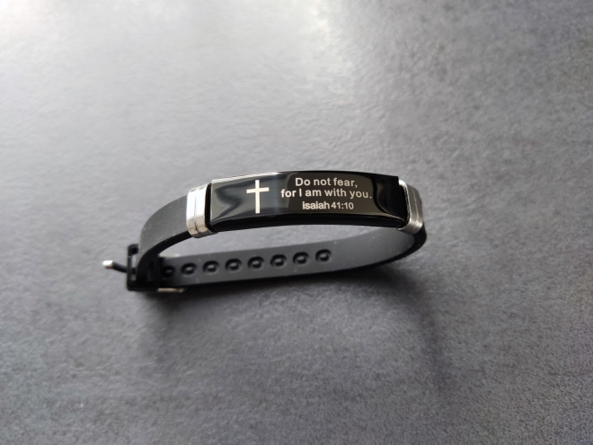 Edelstahl-Silikon-Armband mit Kreuz und Bibelvers Jesaja, 41,10